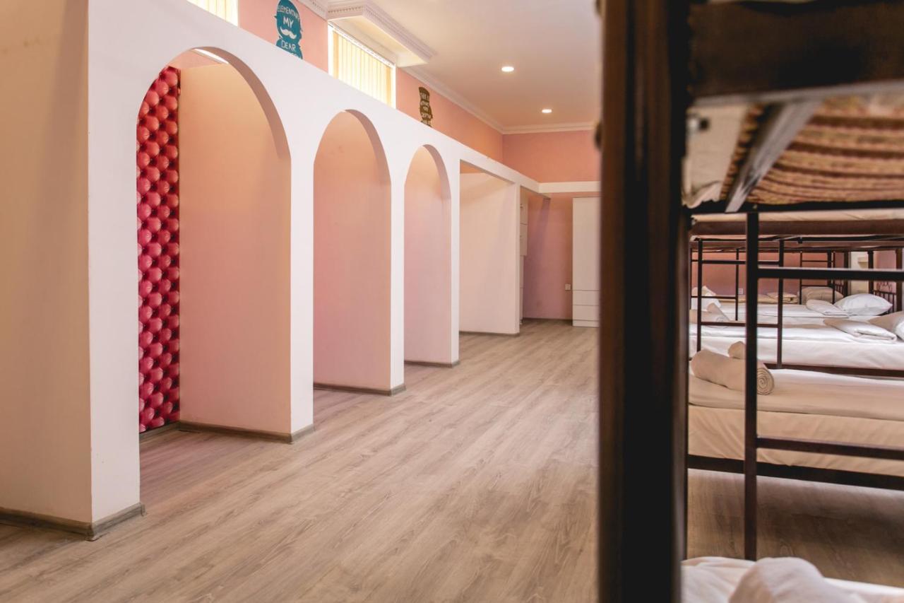 Sherlock Holmes Hostel باكو المظهر الخارجي الصورة